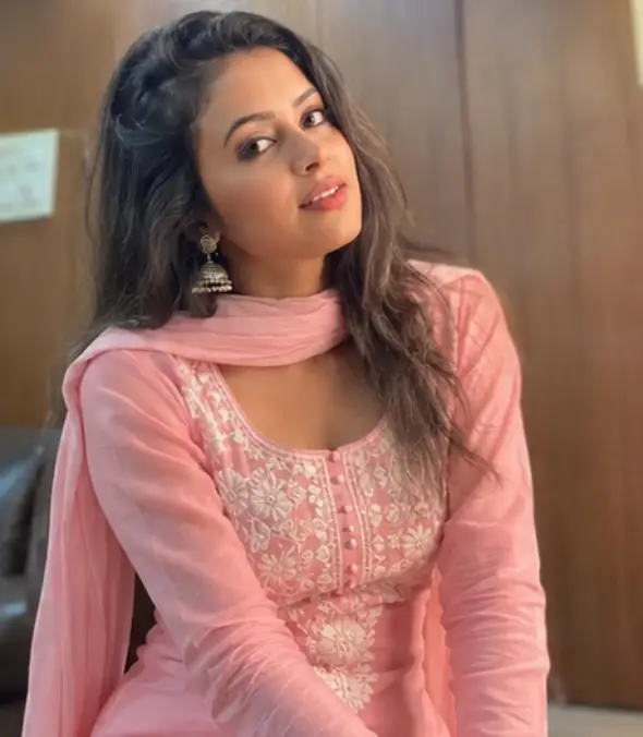 jasleen jankipuram call girl